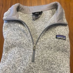 Patagonia women’s half-zip pullover w/ zipper pocket on left sleeve tricep NWOT